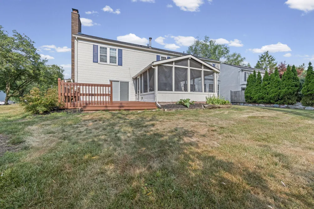36233 Fredericksburg Road Farmington, MI 48331