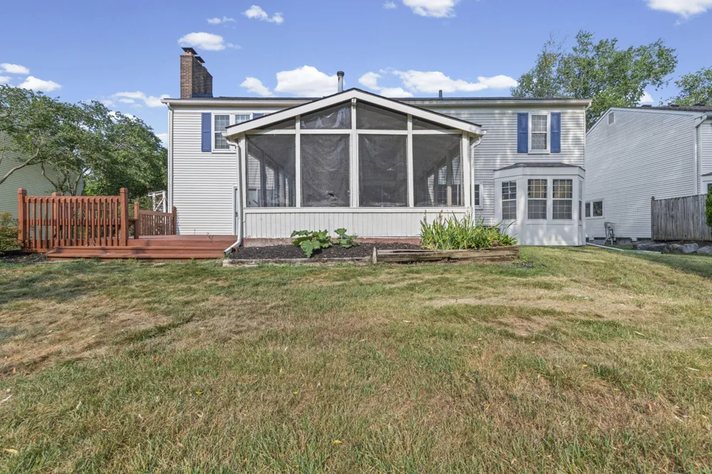 36233 Fredericksburg Road Farmington, MI 48331