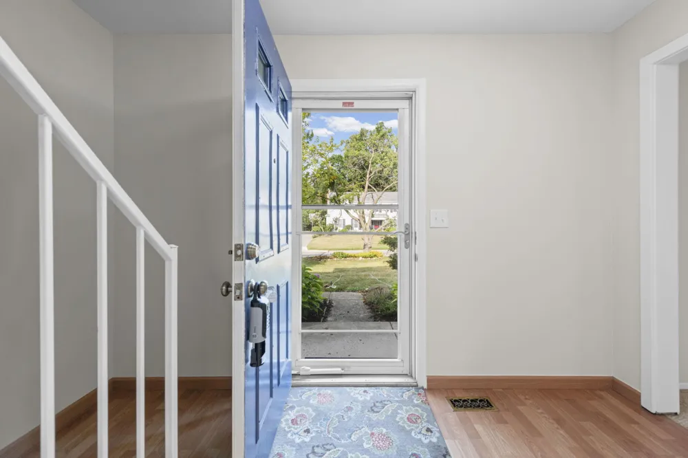 36233 Fredericksburg Road Farmington, MI 48331