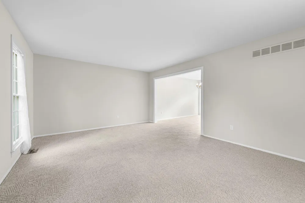 36233 Fredericksburg Road Farmington, MI 48331