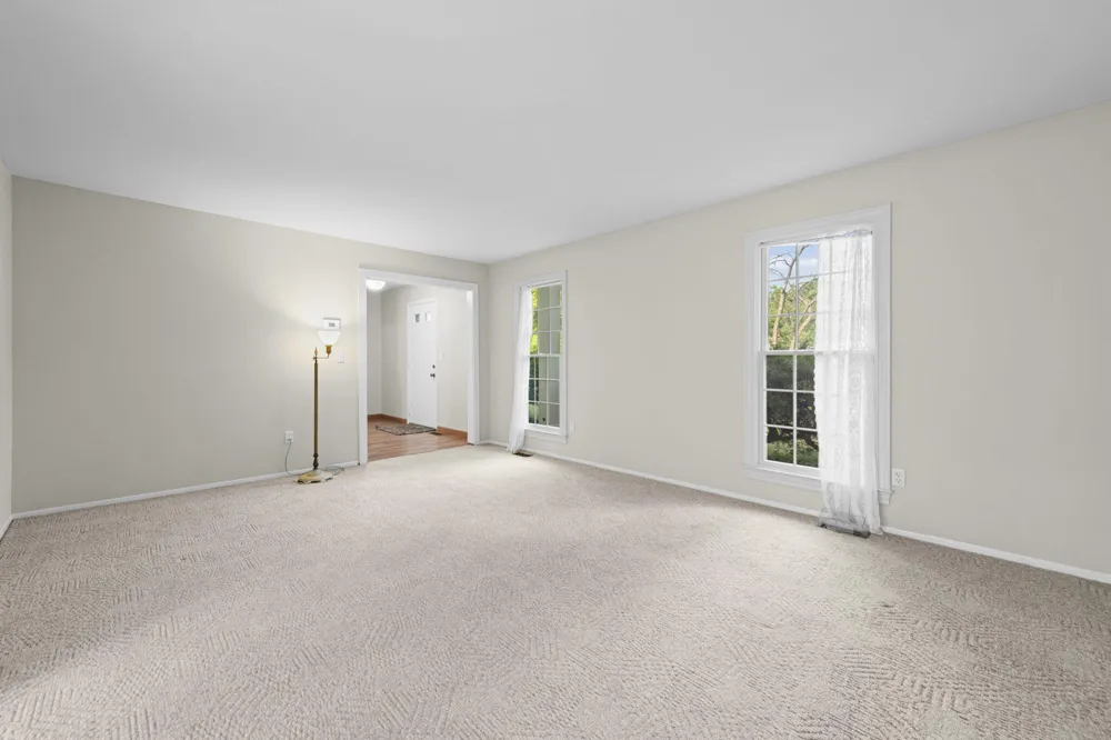36233 Fredericksburg Road Farmington, MI 48331