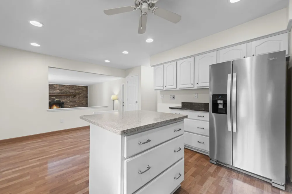 36233 Fredericksburg Road Farmington, MI 48331