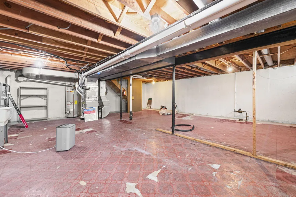 36233 Fredericksburg Road Farmington, MI 48331