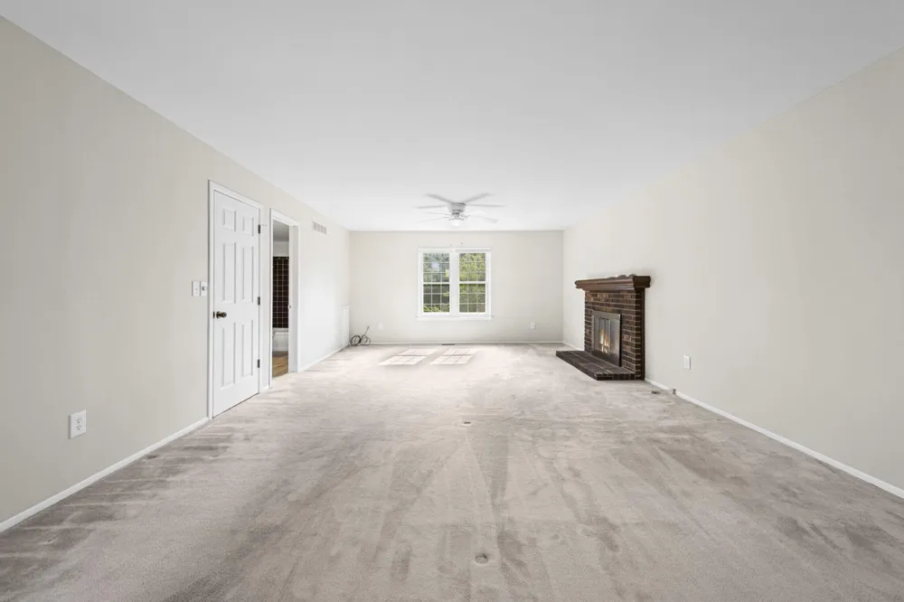 36233 Fredericksburg Road Farmington, MI 48331