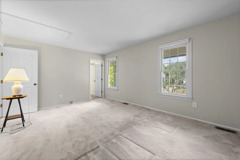 36233 Fredericksburg Road Farmington, MI 48331