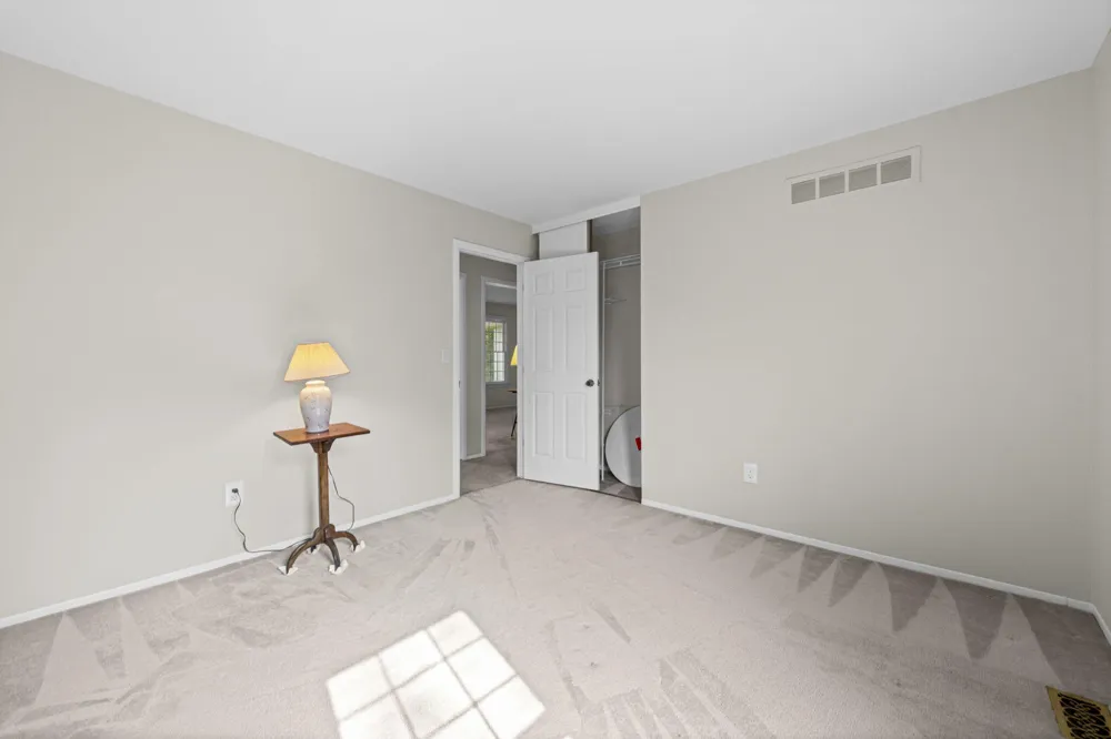 36233 Fredericksburg Road Farmington, MI 48331
