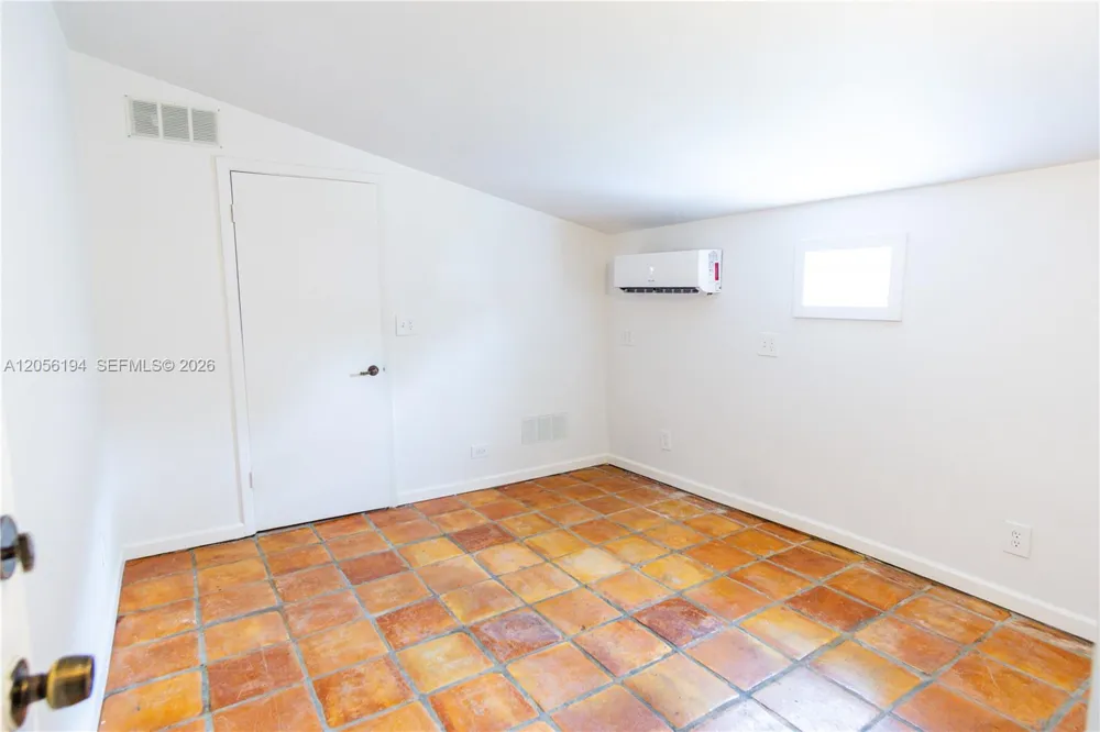 9920 Pan American Dr Cutler Bay, FL 33189
