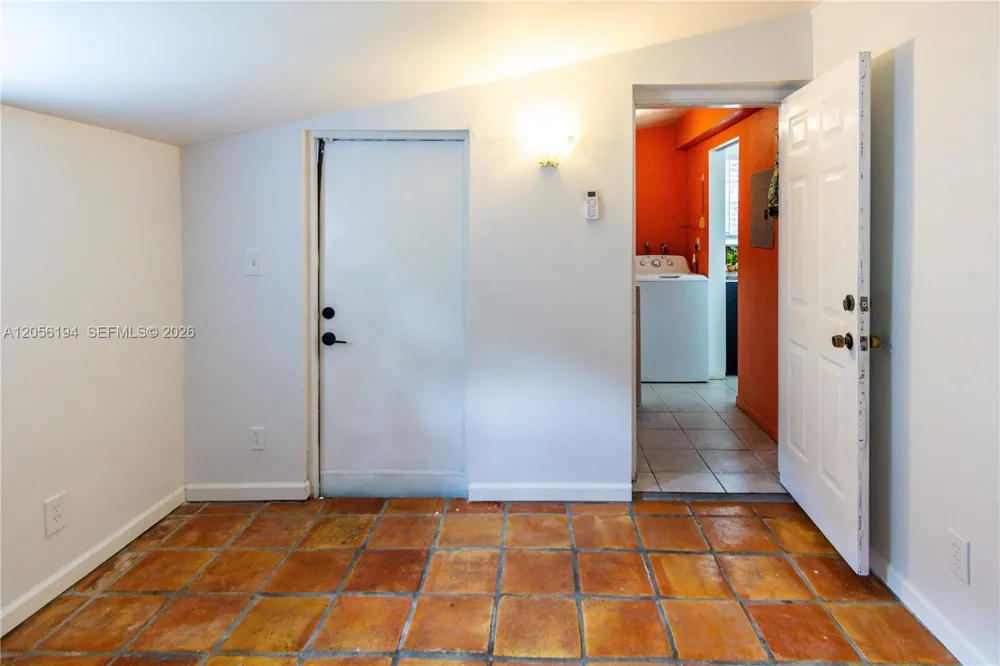 9920 Pan American Dr Cutler Bay, FL 33189