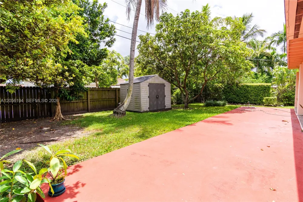 9920 Pan American Dr Cutler Bay, FL 33189