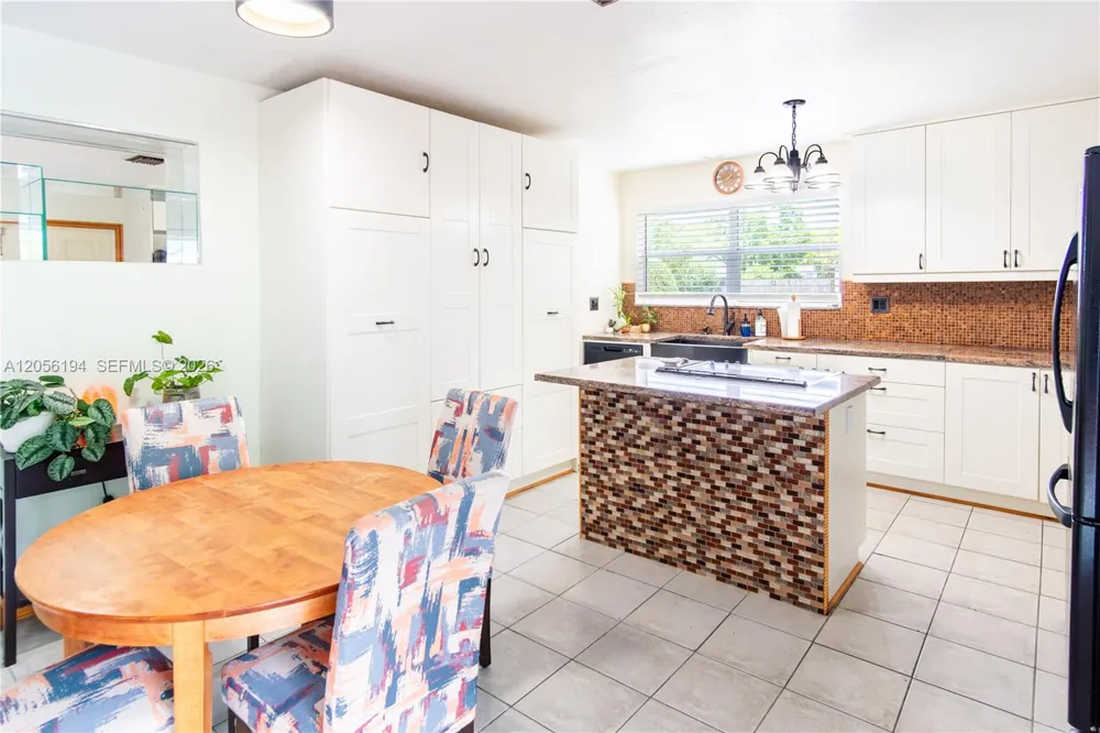 9920 Pan American Dr Cutler Bay, FL 33189