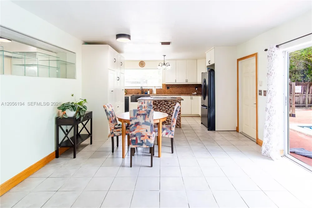 9920 Pan American Dr Cutler Bay, FL 33189