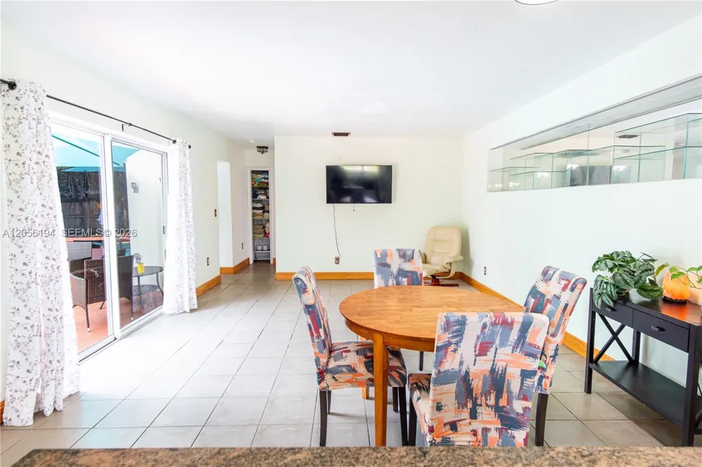 9920 Pan American Dr Cutler Bay, FL 33189