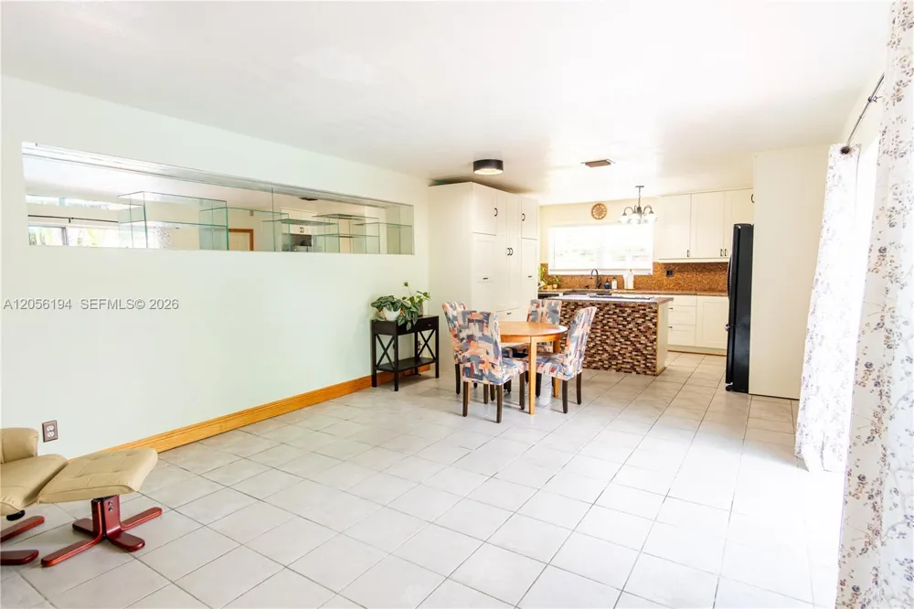9920 Pan American Dr Cutler Bay, FL 33189