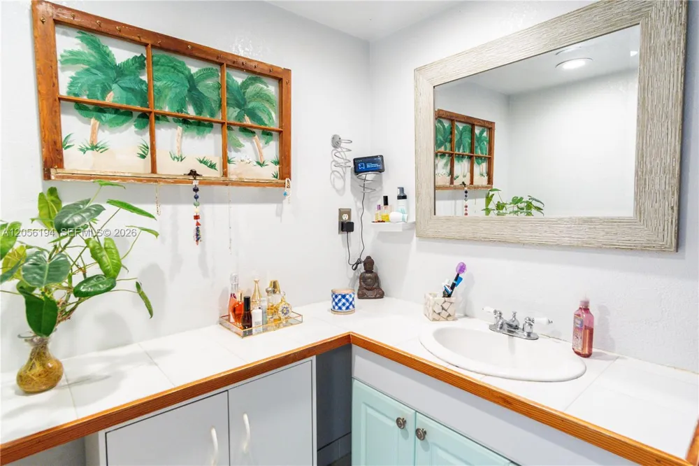 9920 Pan American Dr Cutler Bay, FL 33189