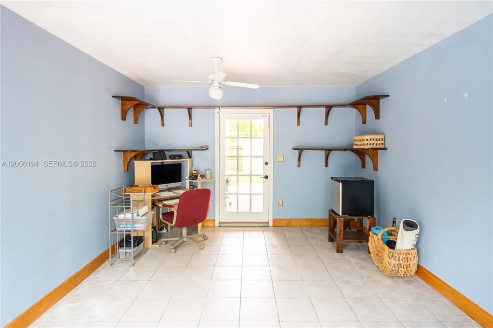 9920 Pan American Dr Cutler Bay, FL 33189