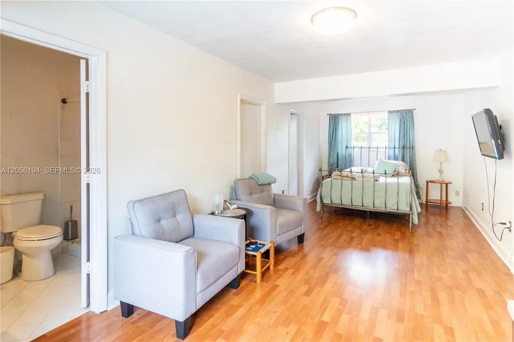 9920 Pan American Dr Cutler Bay, FL 33189