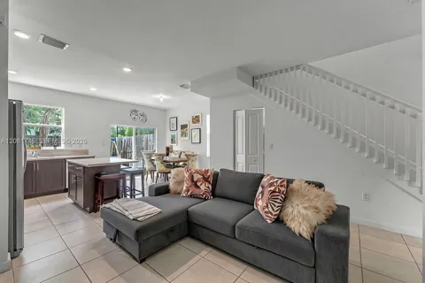 2660 SE 15th St