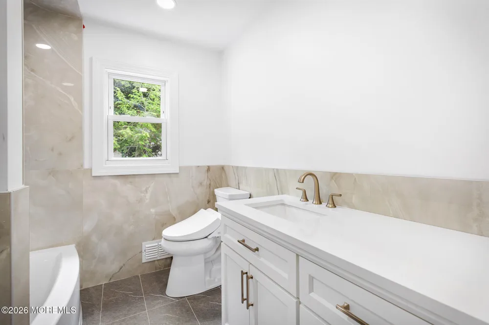 146 Bruce Road Middletown, NJ 07701