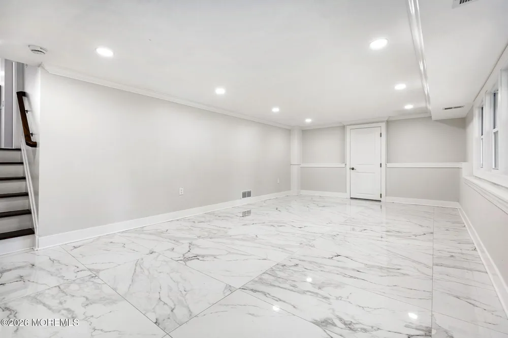 146 Bruce Road Middletown, NJ 07701