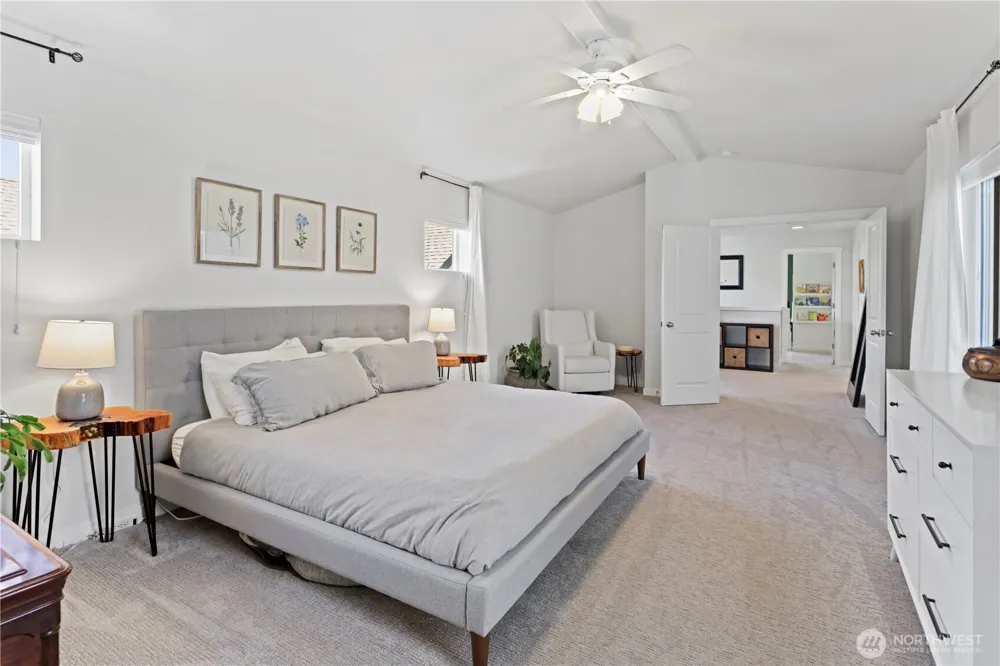 9306 Nye Avenue SE Snoqualmie, WA 98065