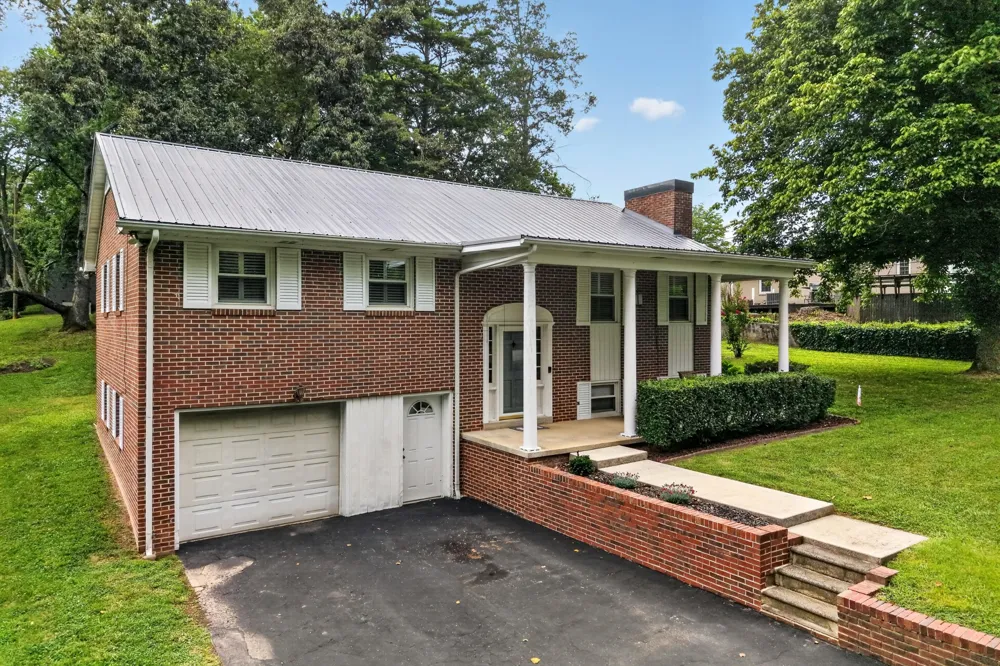 606 Polk St Sparta, TN 38583
