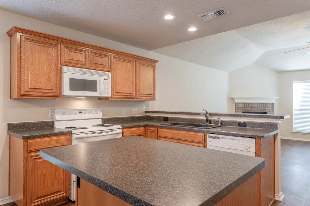 201 Whitestone Way Weatherford, TX 76085