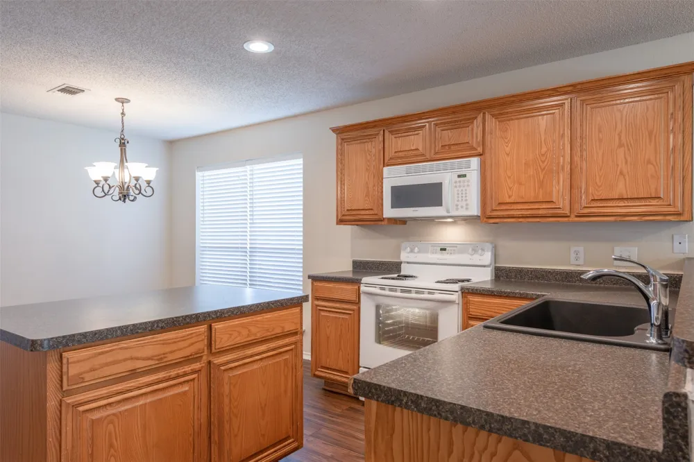 201 Whitestone Way Weatherford, TX 76085