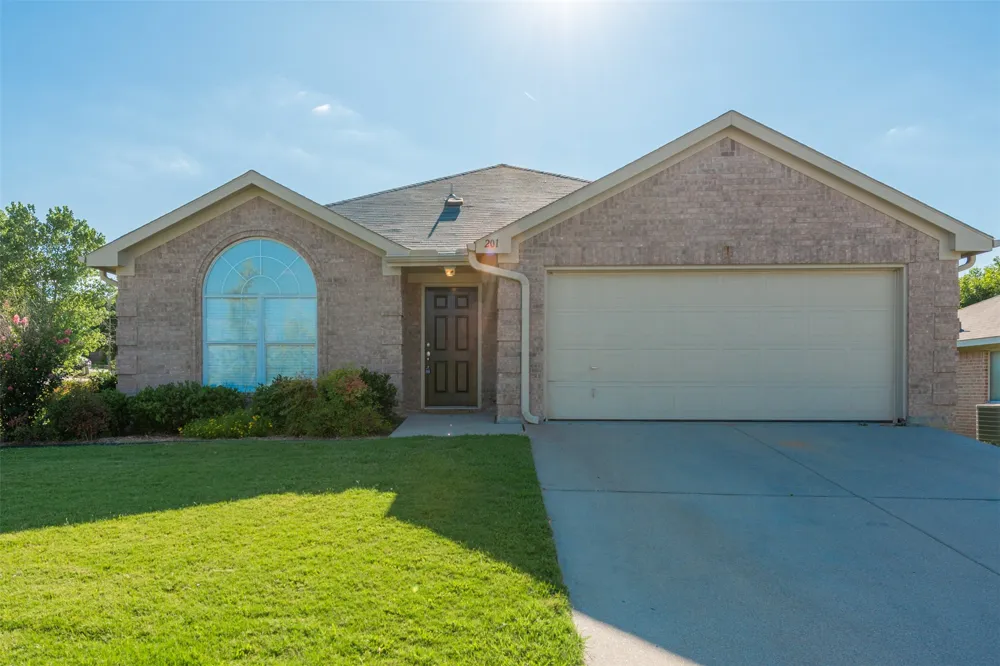201 Whitestone Way Weatherford, TX 76085
