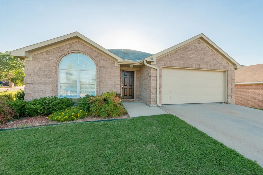 201 Whitestone Way Weatherford, TX 76085
