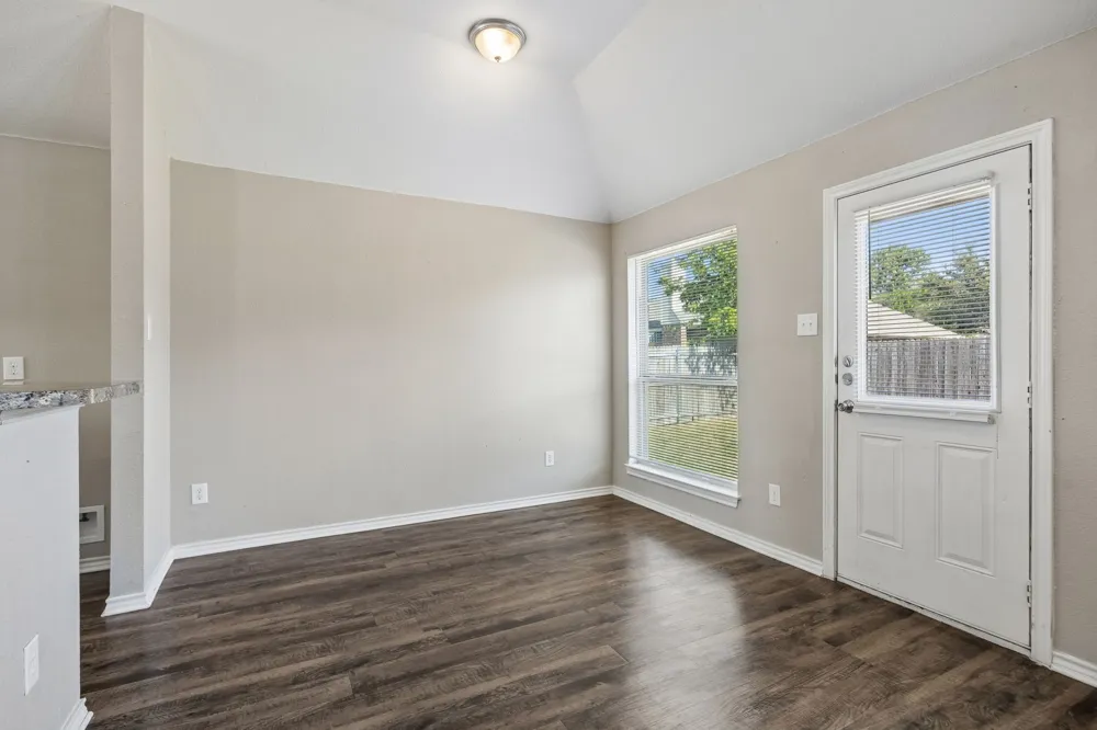 217 Troy Lane Red Oak, TX 75154