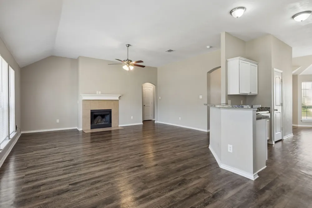 217 Troy Lane Red Oak, TX 75154