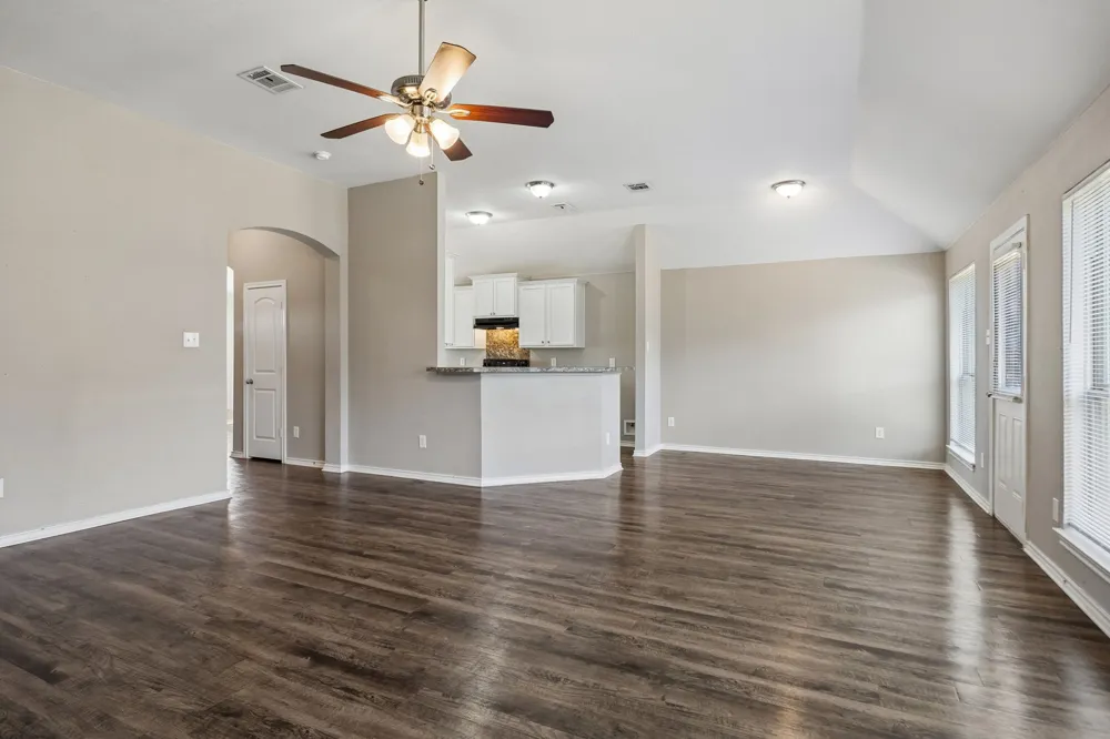 217 Troy Lane Red Oak, TX 75154