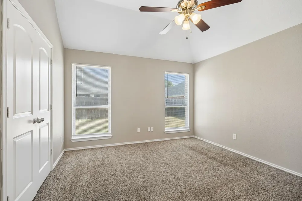 217 Troy Lane Red Oak, TX 75154