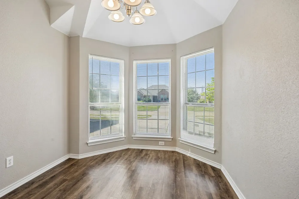 217 Troy Lane Red Oak, TX 75154