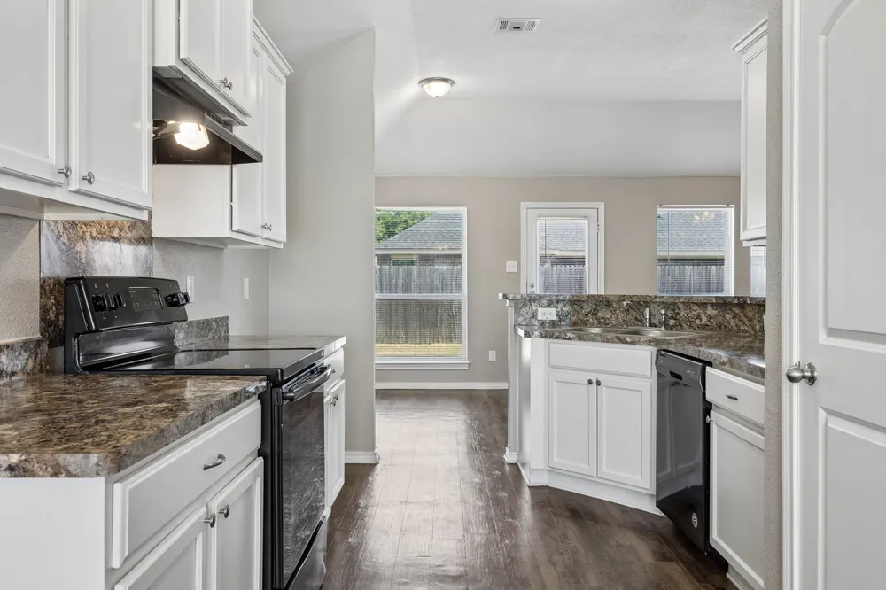 217 Troy Lane Red Oak, TX 75154