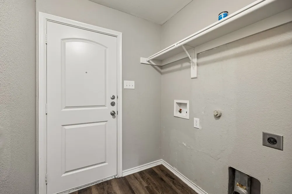 217 Troy Lane Red Oak, TX 75154