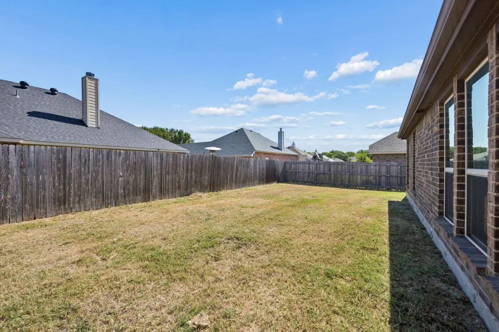 217 Troy Lane Red Oak, TX 75154