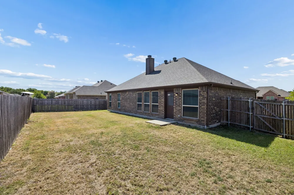 217 Troy Lane Red Oak, TX 75154