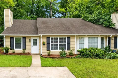 333 Farm Place Court NE