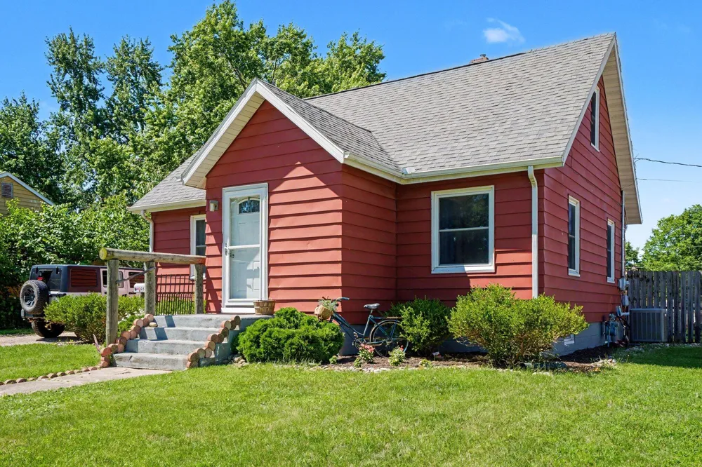 1983 Lewis Drive Niles, MI 49120