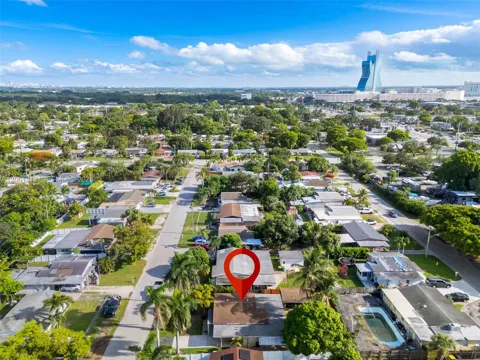 4873 SW 44th Ter