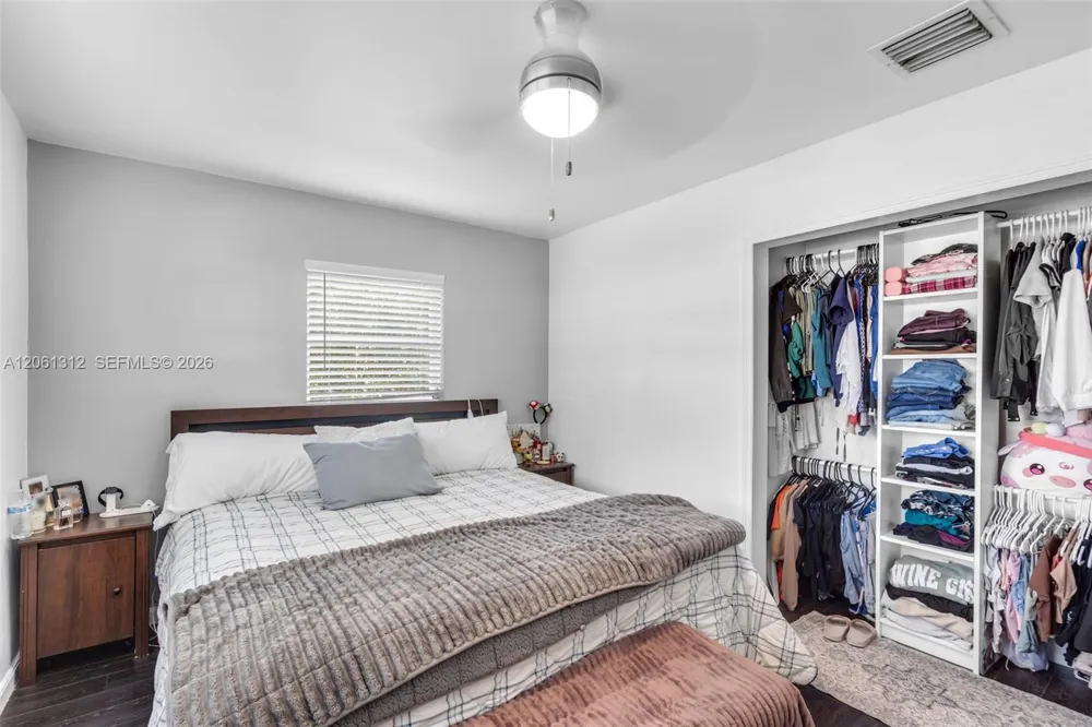 4873 SW 44th Ter Dania Beach, FL 33314