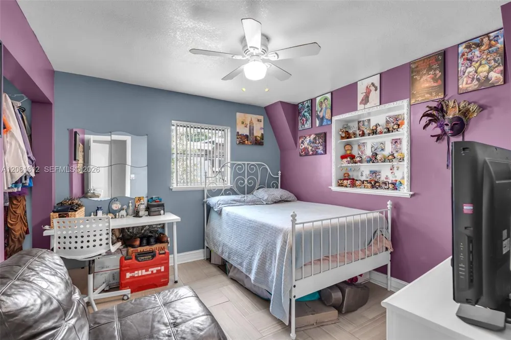 4873 SW 44th Ter Dania Beach, FL 33314