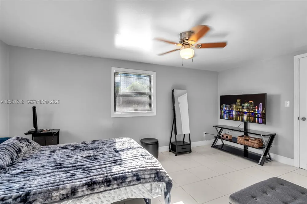 4873 SW 44th Ter Dania Beach, FL 33314