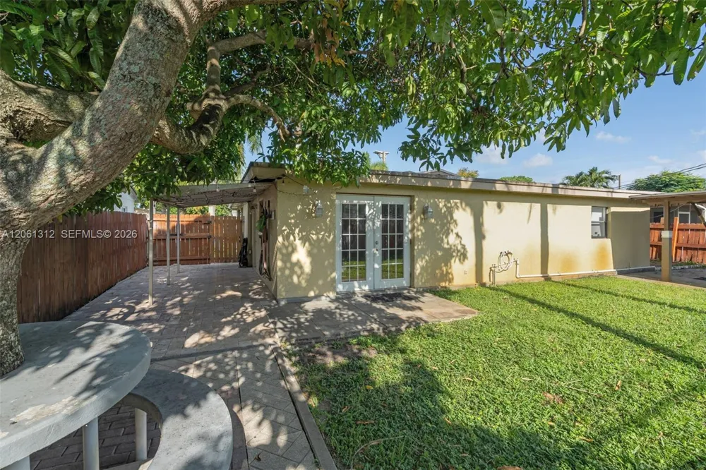 4873 SW 44th Ter Dania Beach, FL 33314