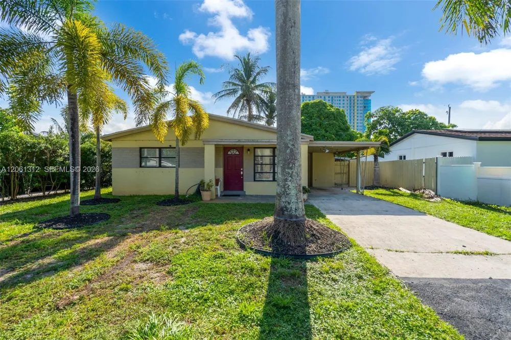 4873 SW 44th Ter Dania Beach, FL 33314