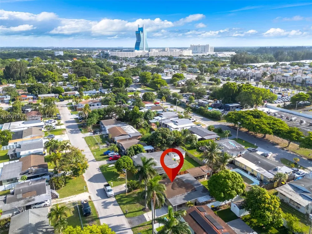 4873 SW 44th Ter Dania Beach, FL 33314