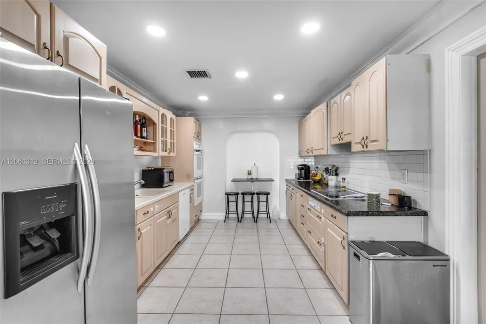 4873 SW 44th Ter Dania Beach, FL 33314