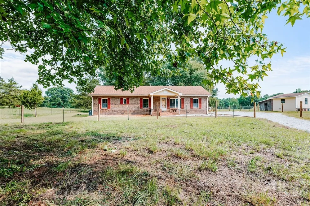 621 Elberton Road Lexington, GA 30648