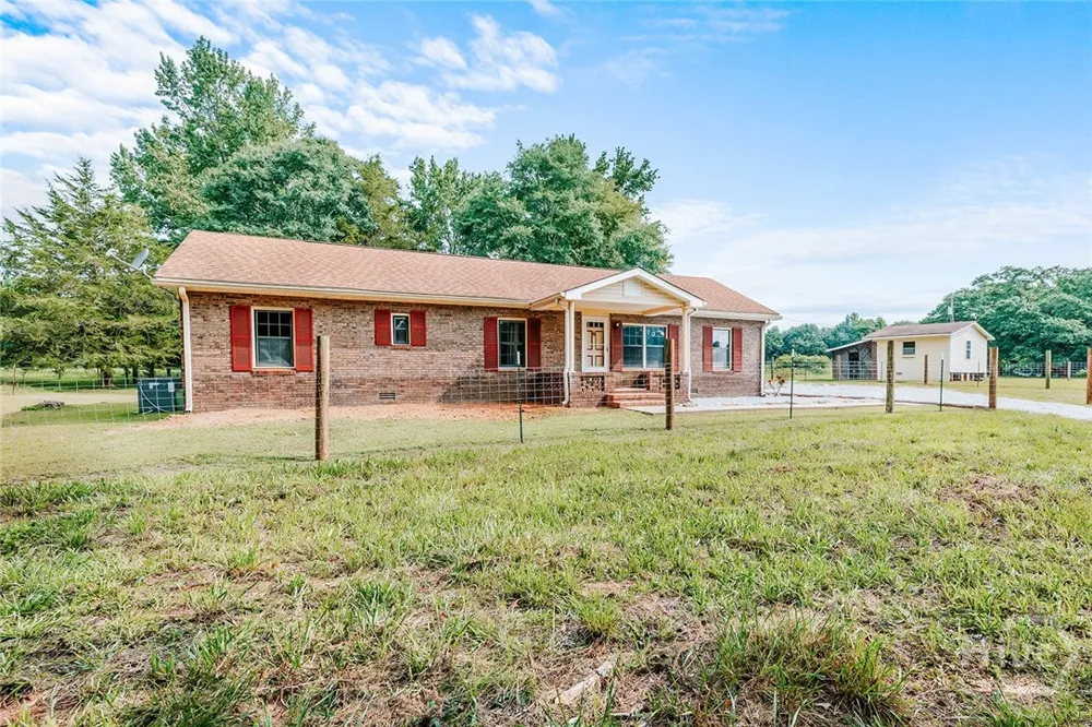 621 Elberton Road Lexington, GA 30648